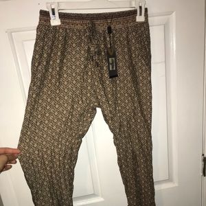 Super cute flowy pants
